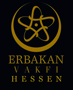 Abgebildet ist das in goldener Farbe auf dunklem Untergrund gehaltene Logo der Erbakan-Stiftung. Unter einem orientalischen Ornament befindet sich im Original in türkischer Sprache der Schriftzug: Erbakan-Stiftung Hessen.