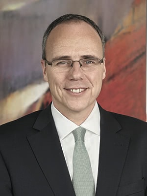 Abgebildet ist ein Foto von Peter Beuth, dem Hessischen Minister ds Innern und für Sport